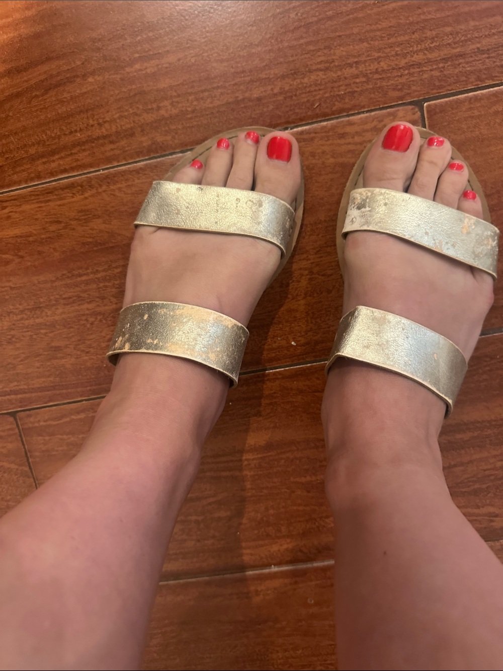 WW Old Navy Metallic Gold Flat Sandals Women’s Size 7
